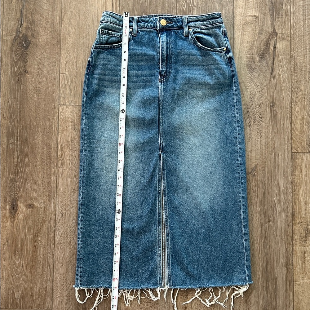 Like new - KUT From The KLOTH ‘Jen’ Denim Skirt - Picture 11 of 16